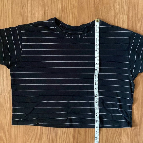 ❤️ Lululemon Cates Tee Size 4 Short Serve Stripe Black White - Picture 6 of 7